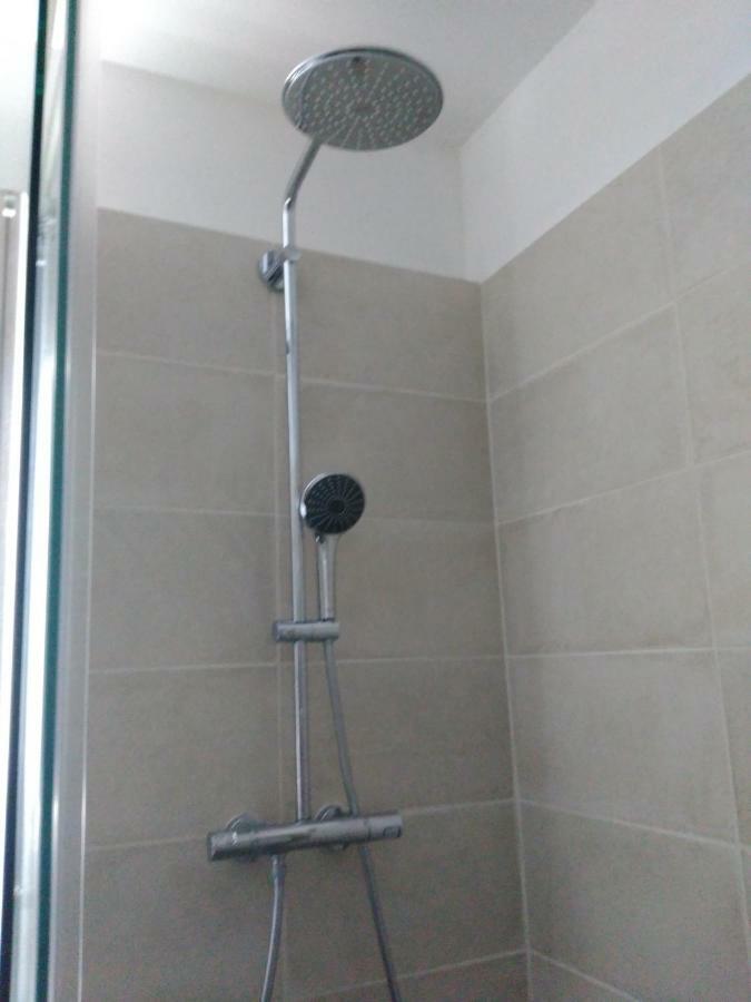 Appartement Bel Et Spacieux De 84 M² Avec Parking Très Proche Du Métro Garibaldi *
